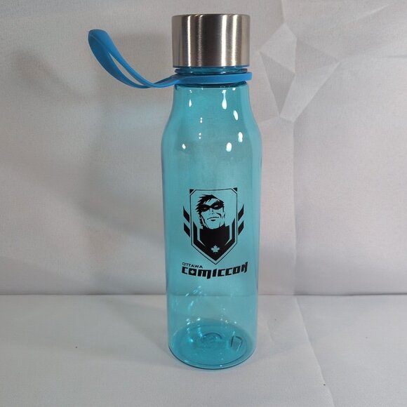 Comic Con Souvenir 3 Lot Ottawa Canada Blue Plush Superhero Water Bottle Lanyard - Picture 13 of 16